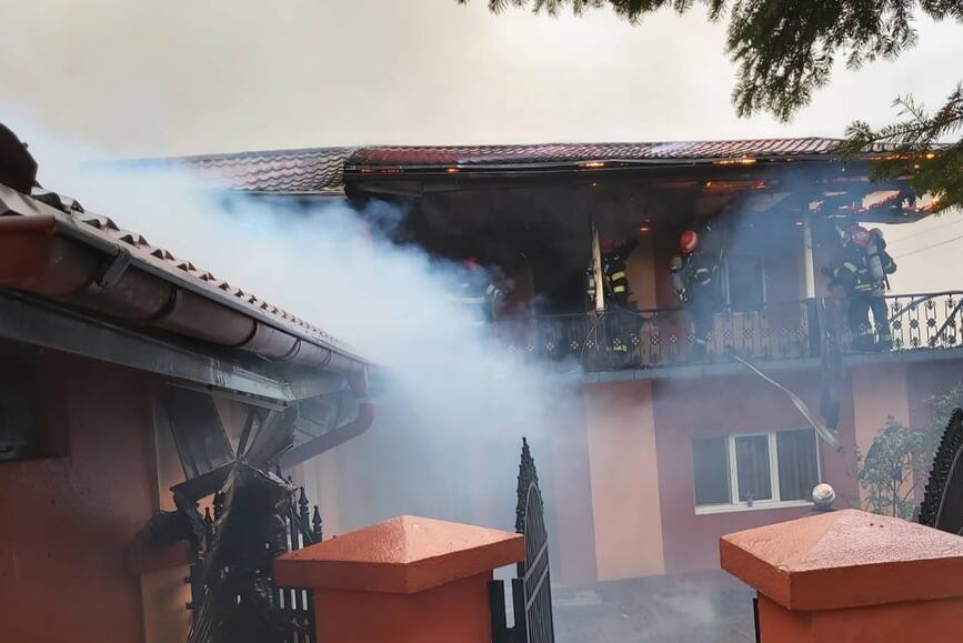 Cosul de fum a provocat un incendiu cu pagube majore | imaginea 1