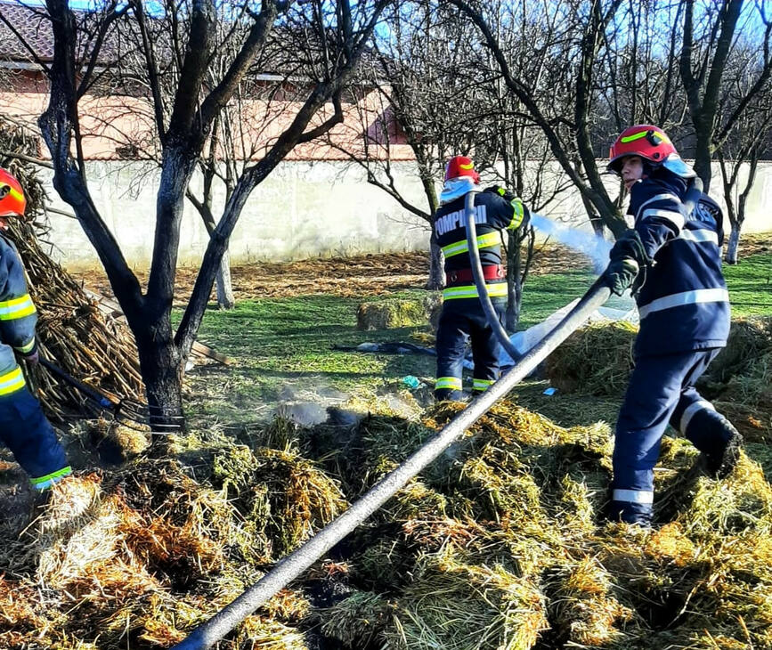 Doua incendii in prima zi din Noul An | imaginea 1