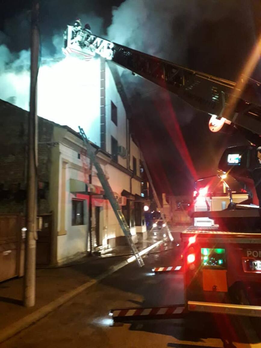 Incendiu devastator la o pensiune din Drobeta Turnu Severin | imaginea 2