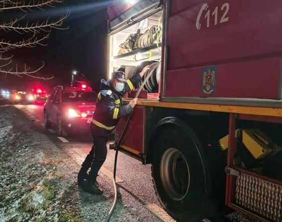 Un aparat electrocasnic a fost sursa unui incendiu de locuinta | imaginea 1