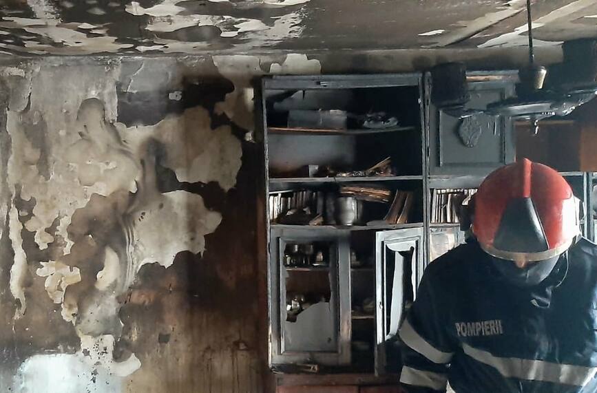 Incendiu la un apartament din Targoviste | imaginea 1