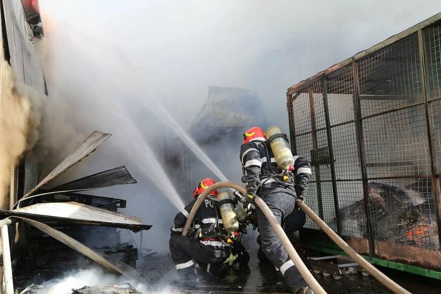 7 incendii in doar 72 de ore  gestionate de pompierii teleormaneni | imaginea 1