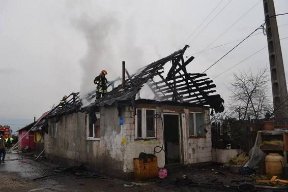 Au intervenit la stingerea a doua incendii in decurs de cateva ore | imaginea 1
