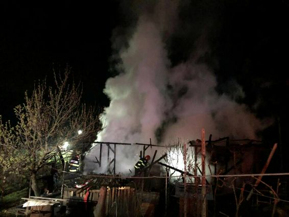 Tragedie in orasul Targu Ocna doua persoane decedate intr un incendiu | imaginea 1