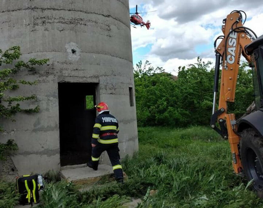 Un minor a fost salvat dupa ce a cazut intr un castel de apa dezafectat al unui turn | imaginea 1