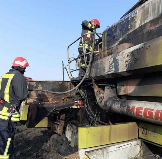 Doua incendii in doua zile la combine agricole | imaginea 1