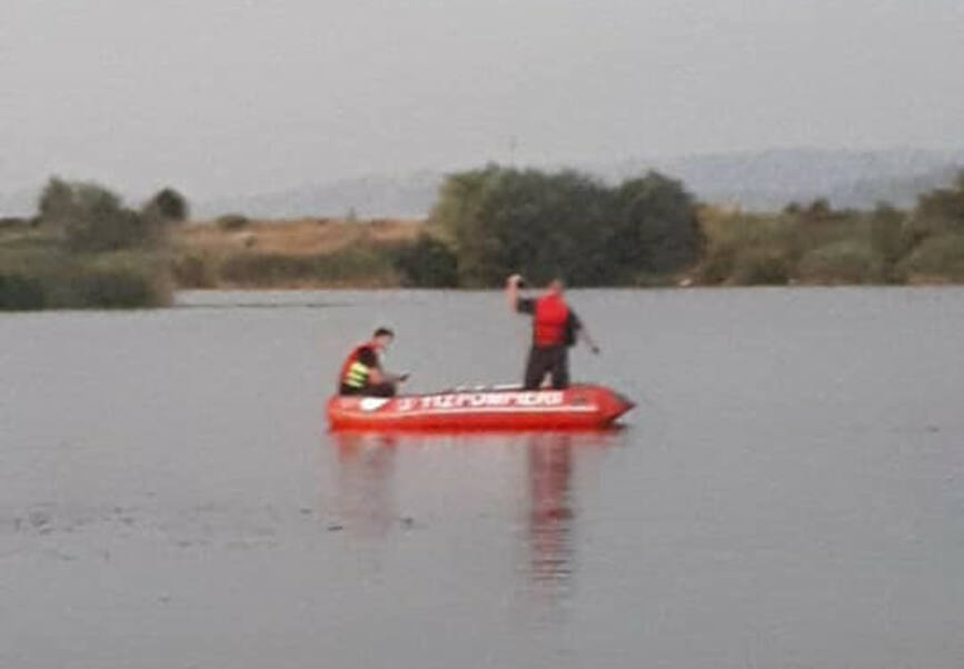 Forte suplimentare pentru cautarea unui tanar posibil inecat intr o balastiera | imaginea 1