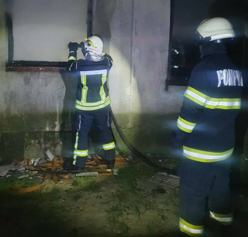 Incendiu cu flacara  la un apartament din Satu Mare | imaginea 1