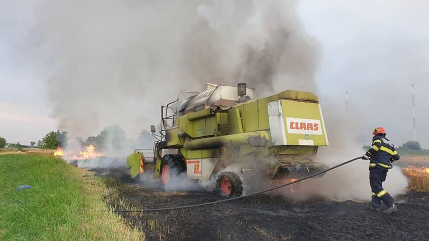 Incendiu izbucnit la o combina agricola | imaginea 2