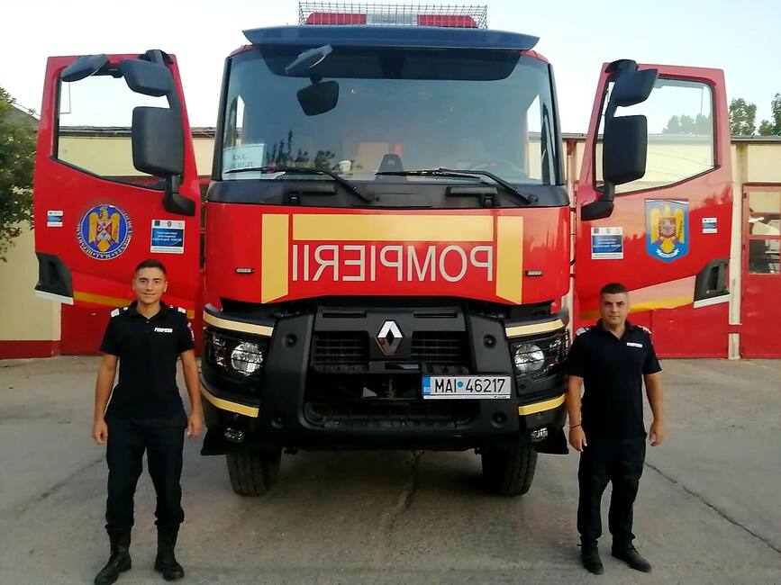 Doi pompieri giurgiuveni  voluntari in misiune in Grecia | imaginea 1