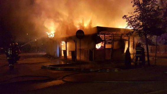 Incendiu izbucnit intr un fost restaurant din Barlad | imaginea 1