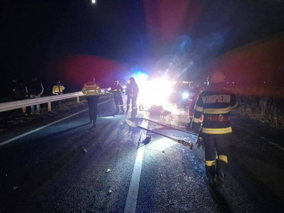 Incendiu in urma producerii unui accident rutier Victima gasita carbonizata | imaginea 1