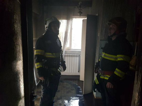 Incendiu la un apartament din Focsani Locatarii au fost evacuati | imaginea 1