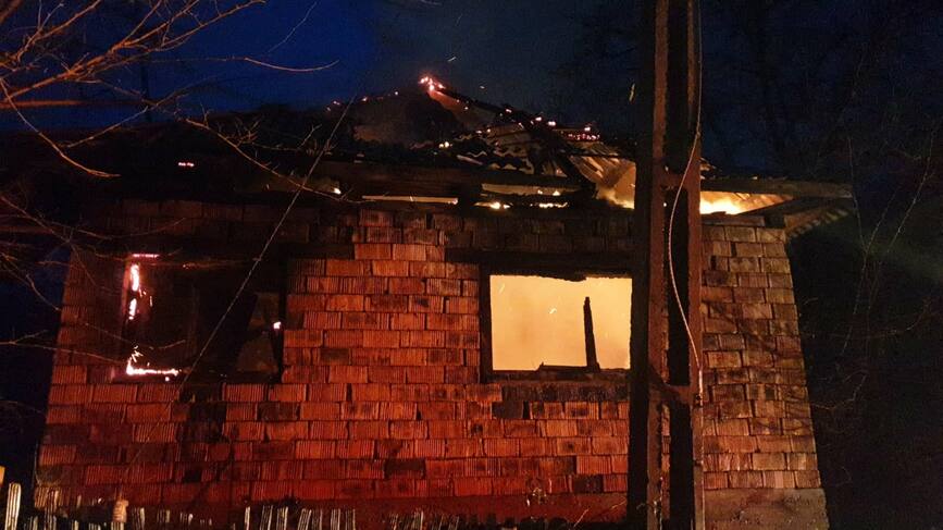 Incendiu la o casa in localitatea Corni | imaginea 1