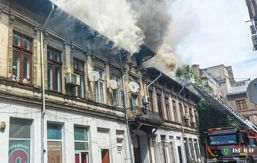 Incendiu produs la o cladire din Bucuresti | imaginea 1
