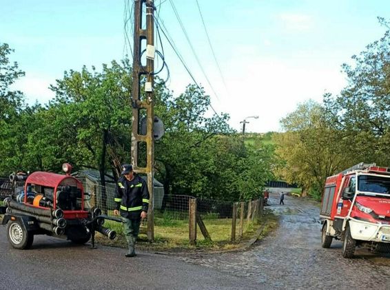Ploi abundente si inundatii in judetul Hunedoara | imaginea 1