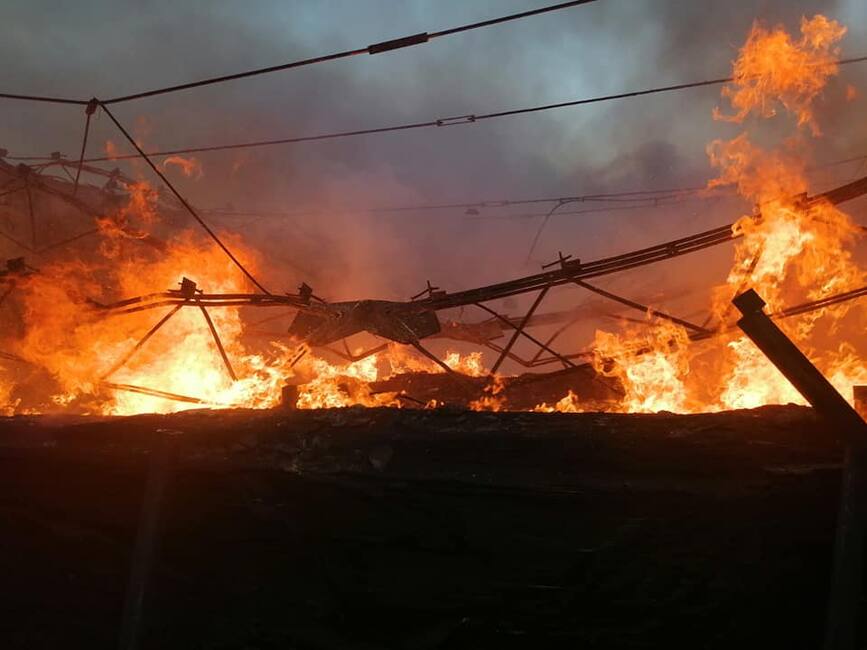 Incendiu de amploare in zona industriala a orasului Buzau | imaginea 1