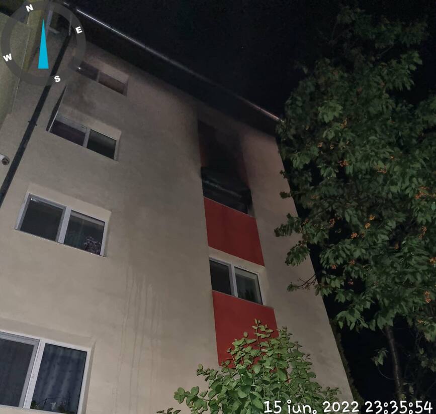 Incendiu intr un imobil din Zalau   Locatarii au fost evacuati | imaginea 1