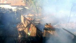 Munca unei familii de toata viata a disparut intr un incendiu violent | imaginea 1