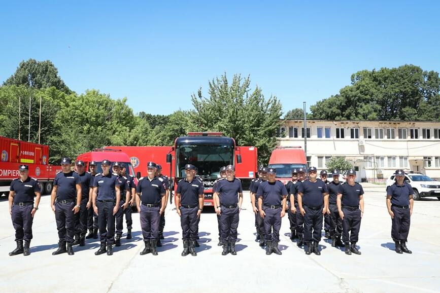28 de pompieri romani au plecat in Grecia pentru schimbarea efectivelor de sprijin | imaginea 1