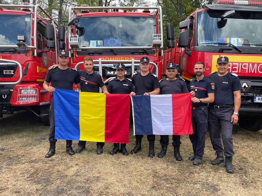 Cinci pompieri hunedoreni s au luptat cu incendiile din Franta | imaginea 1