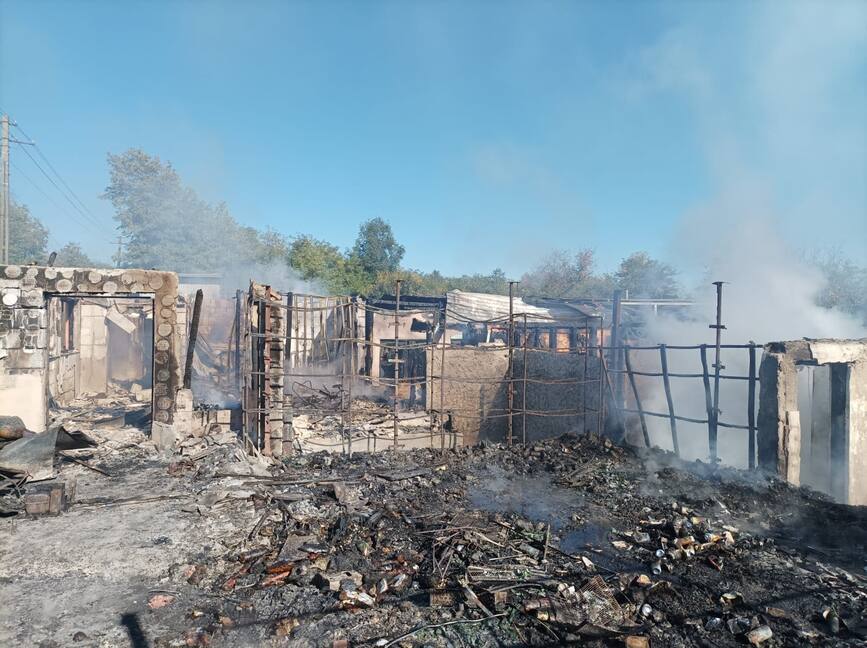 Un magazin si o jumatate de locuinta distruse in urma unui incendiu | imaginea 1