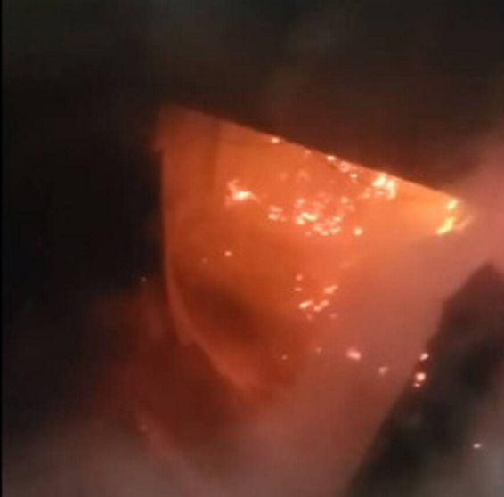 Incendiu de proportii la o hala de prelucrare a lemnului | imaginea 1