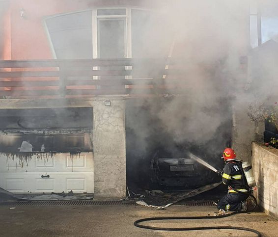 Incendiu la demisolul unei case din Zalau | imaginea 1