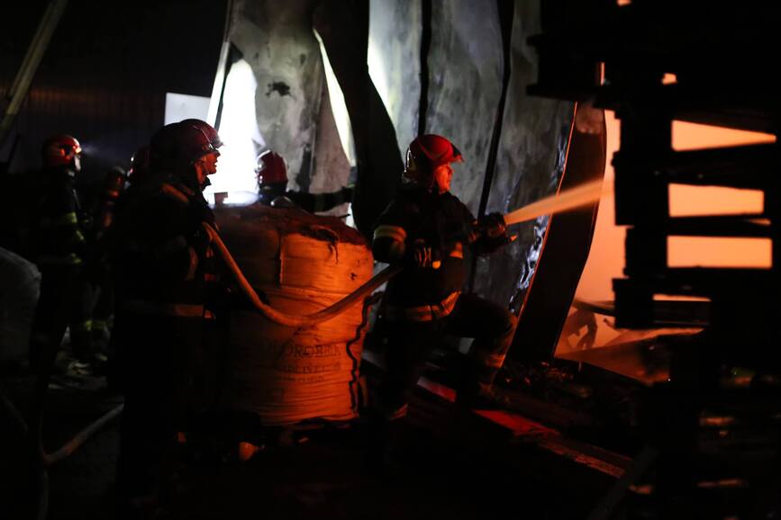 Ampla interventie pentru stingerea unui incendiu in Cluj Napoca | imaginea 1