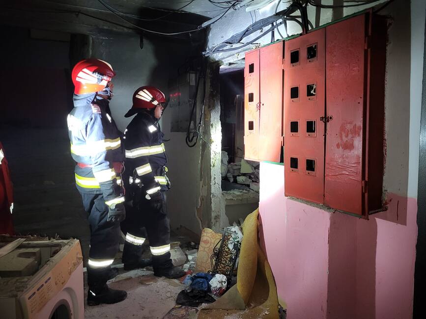 Explozie urmata de incendiu intr o garsoniera din Giurgiu | imaginea 1