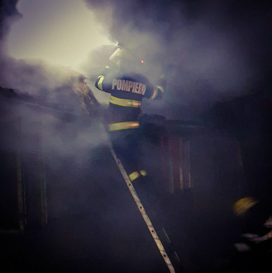 Prima actiune a pompierilor damboviteni din noul an | imaginea 1
