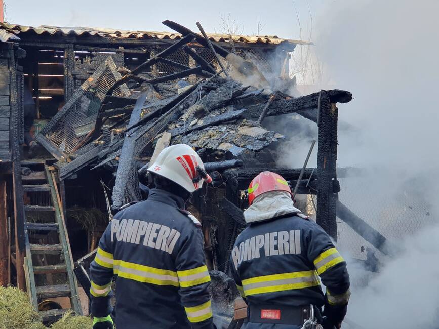 Incendiu de amploare la o casa din Zalau | imaginea 1