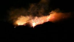 Noapte de foc in orasul Slanic Moldova | imaginea 1