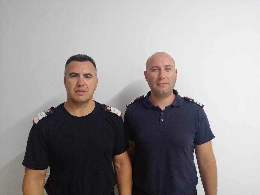 Au salvat trei oameni   Respect  Mihai  Dorel  Ion  Razvan si Iulian | imaginea 2