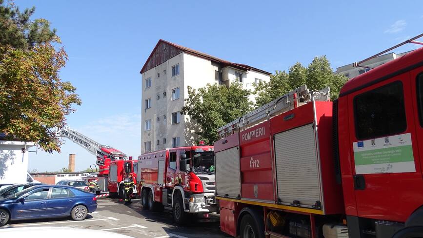Incendiu la un imobil din Zalau   25 de locatari au fost evacuati | imaginea 1