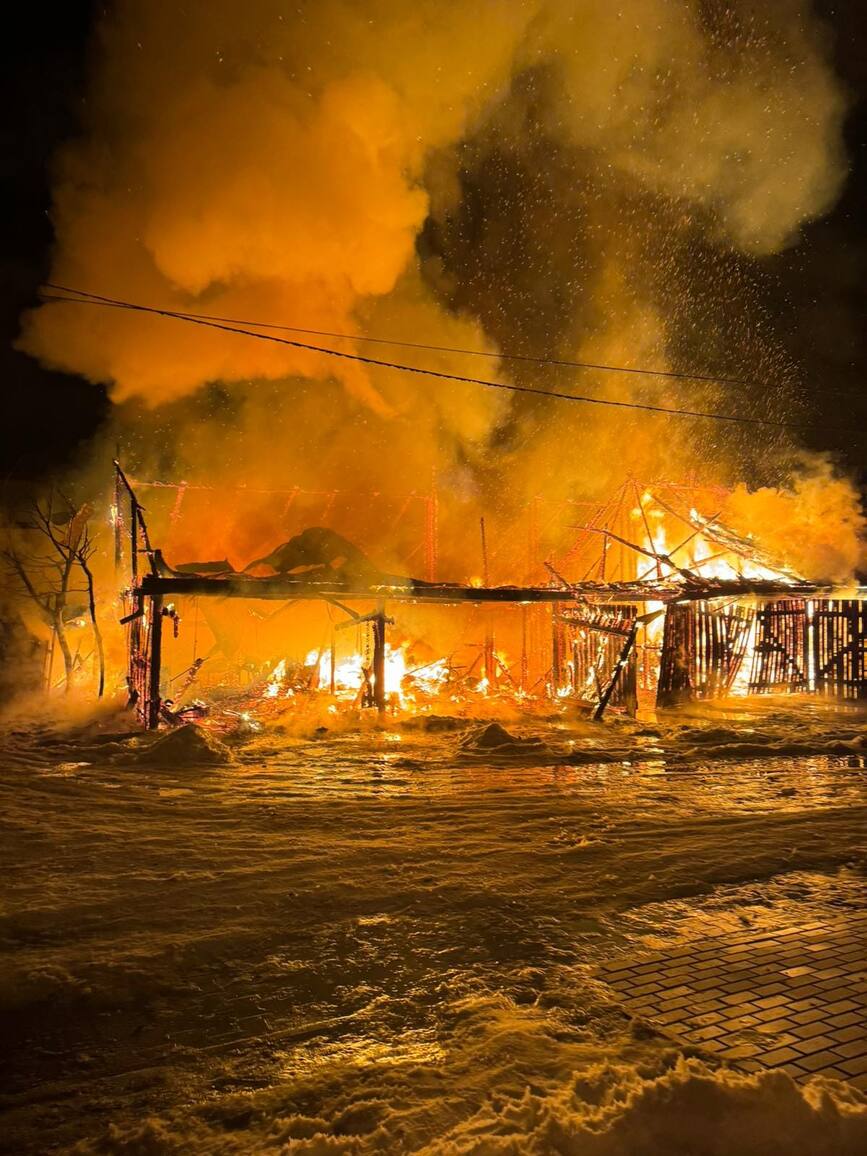 Incendiu violent intr o localitate harghiteana | imaginea 1