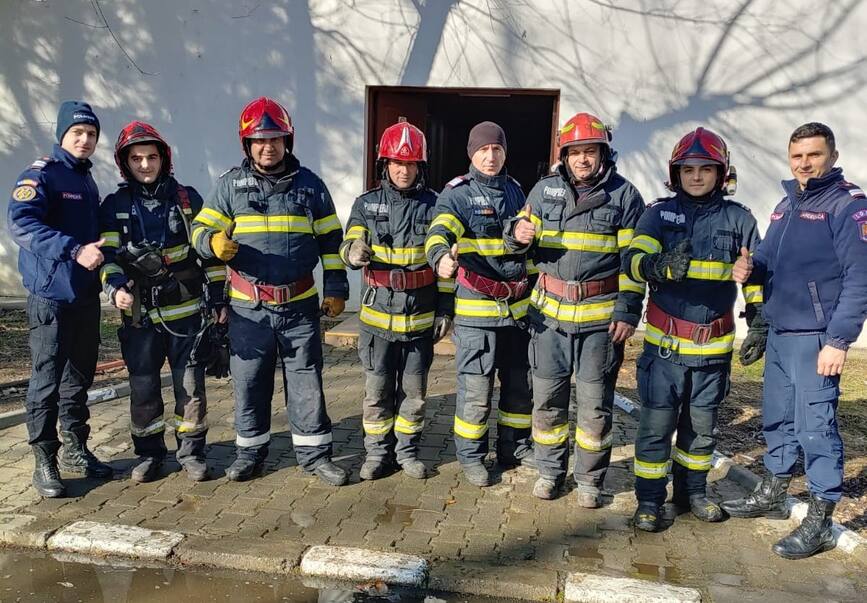 Interventie salvatoare a pompierilor valceni la Gradina Zoologica | imaginea 1