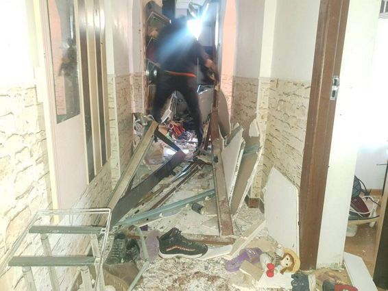 Explozie la un bloc din Galati | imaginea 1