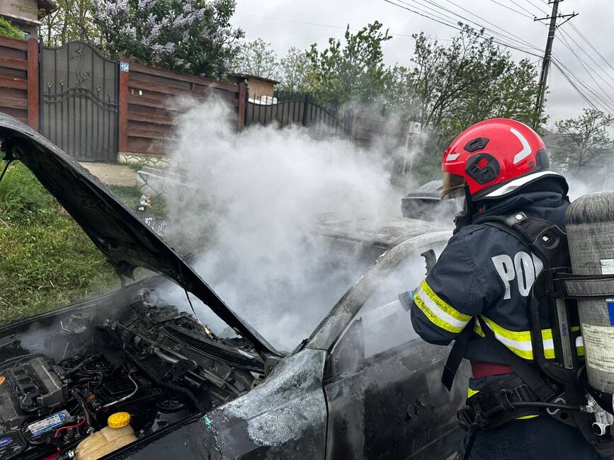 Incendiu la o masina aflata in mers | imaginea 1