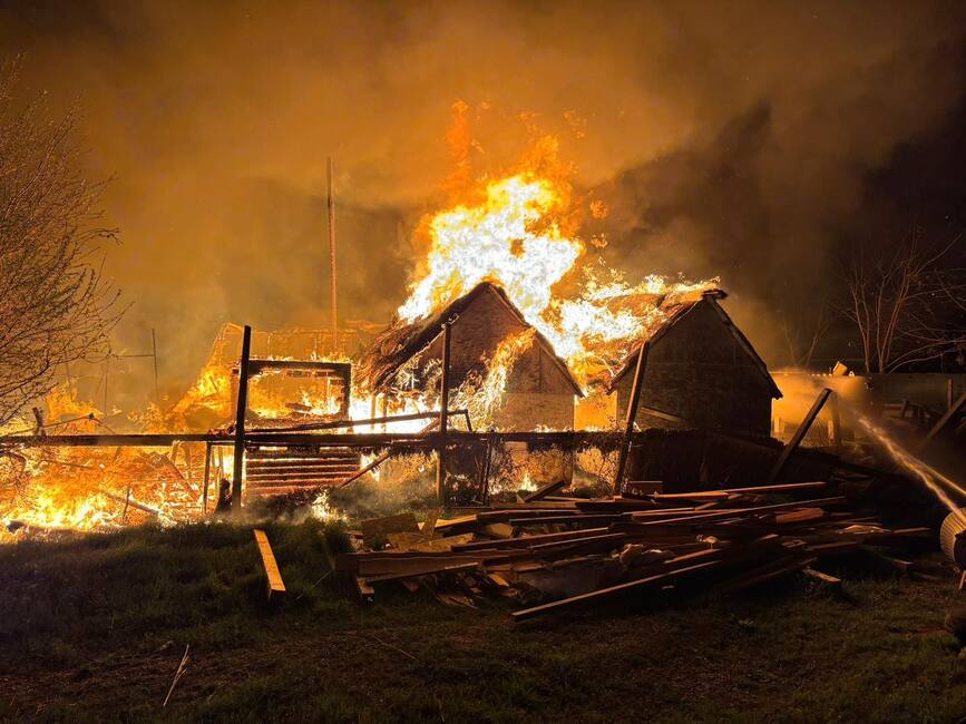 Noapte de foc pentru pompierii constanteni | imaginea 1