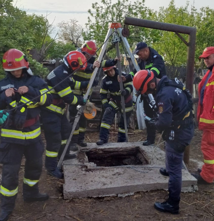 Un iedut nazdravan a fost salvat de pompierii romascani | imaginea 1