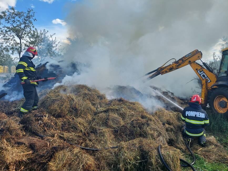 Incendiu violent intr o gospodarie   Totul a pornit de la un flex | imaginea 1