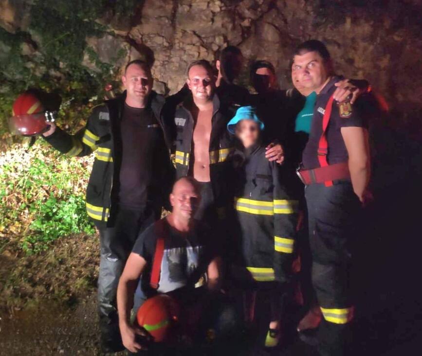 Doi adulti si un copil  salvati din mijlocul raului Nera | imaginea 1