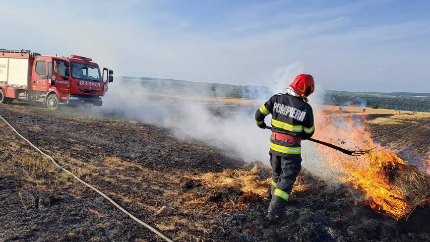 Incendiu devastator pe un camp | imaginea 1