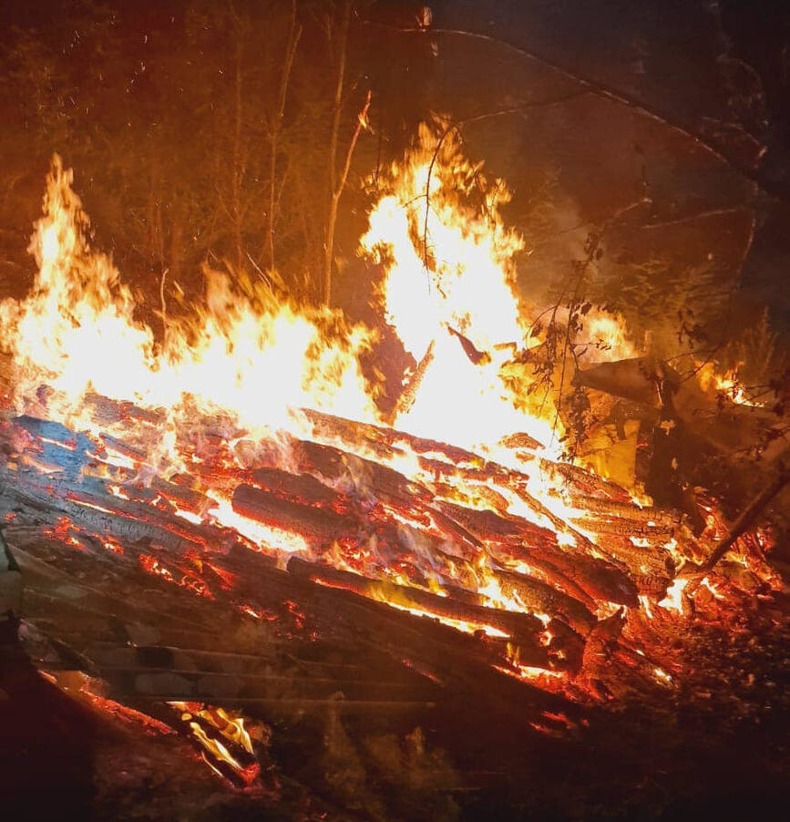 Incendiu intr o gospodarie  de la o tigara | imaginea 1