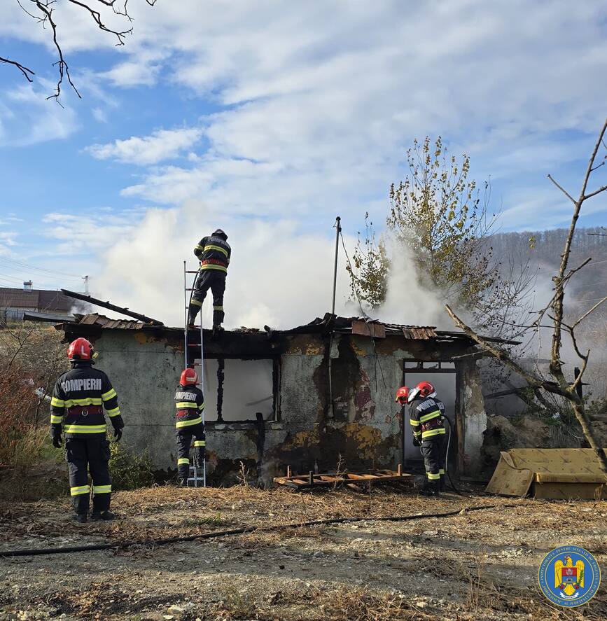 Doua persoane si au pierdut viata in doua incendii grave | imaginea 1