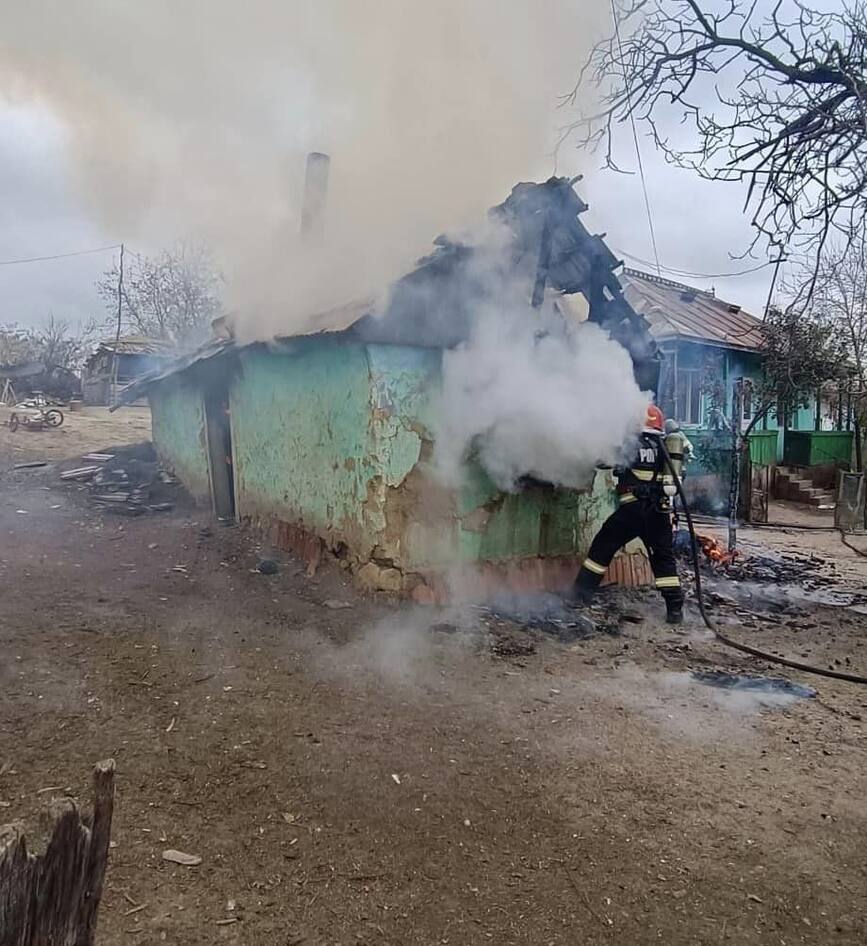 O persoana si a pierdut viata in incendiu | imaginea 1