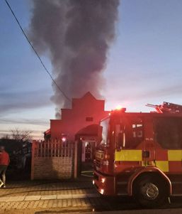 Incendiu la Biserica Penticostala din Holod | imaginea 1