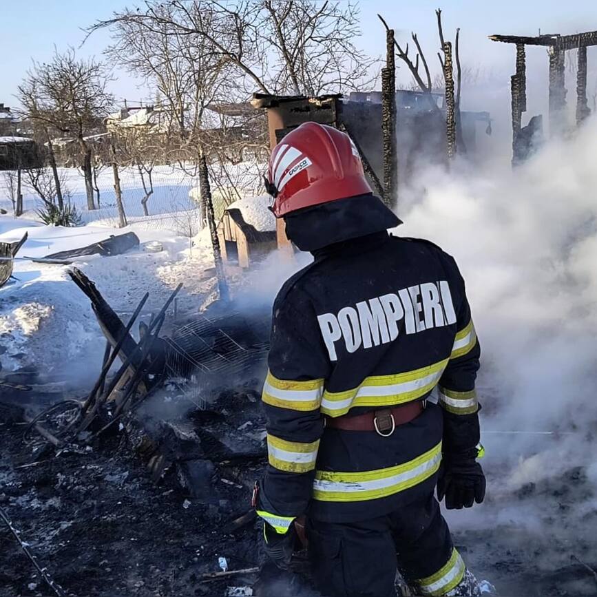 Sase iepuri au murit intr un incendiu de gospodarie | imaginea 1