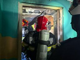 Trei incendii la case si o victima gasita carbonizata | imaginea 1